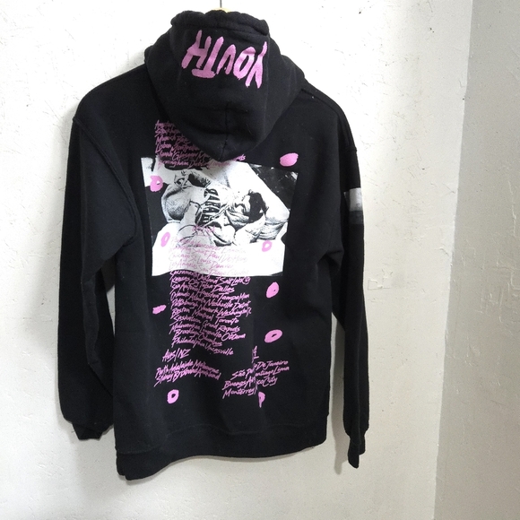 Shawn Mendes The Tour Black Graphic Hoodie - Picture 5 of 10